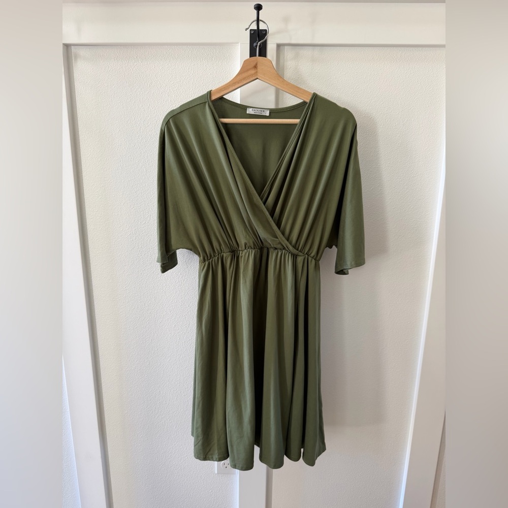 NEVER WORN Ekouaer Olive Green Maternity Nursing/Labor and Delivery Gown